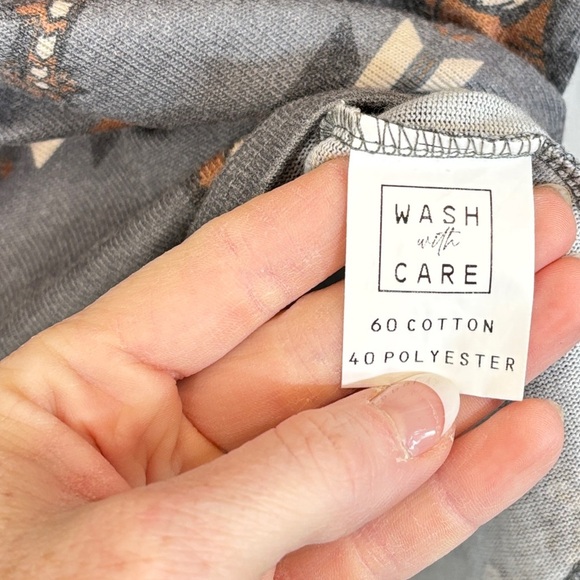 Gray Long Sleeve Tee with Coffee Shop Print - Picture 4 of 4